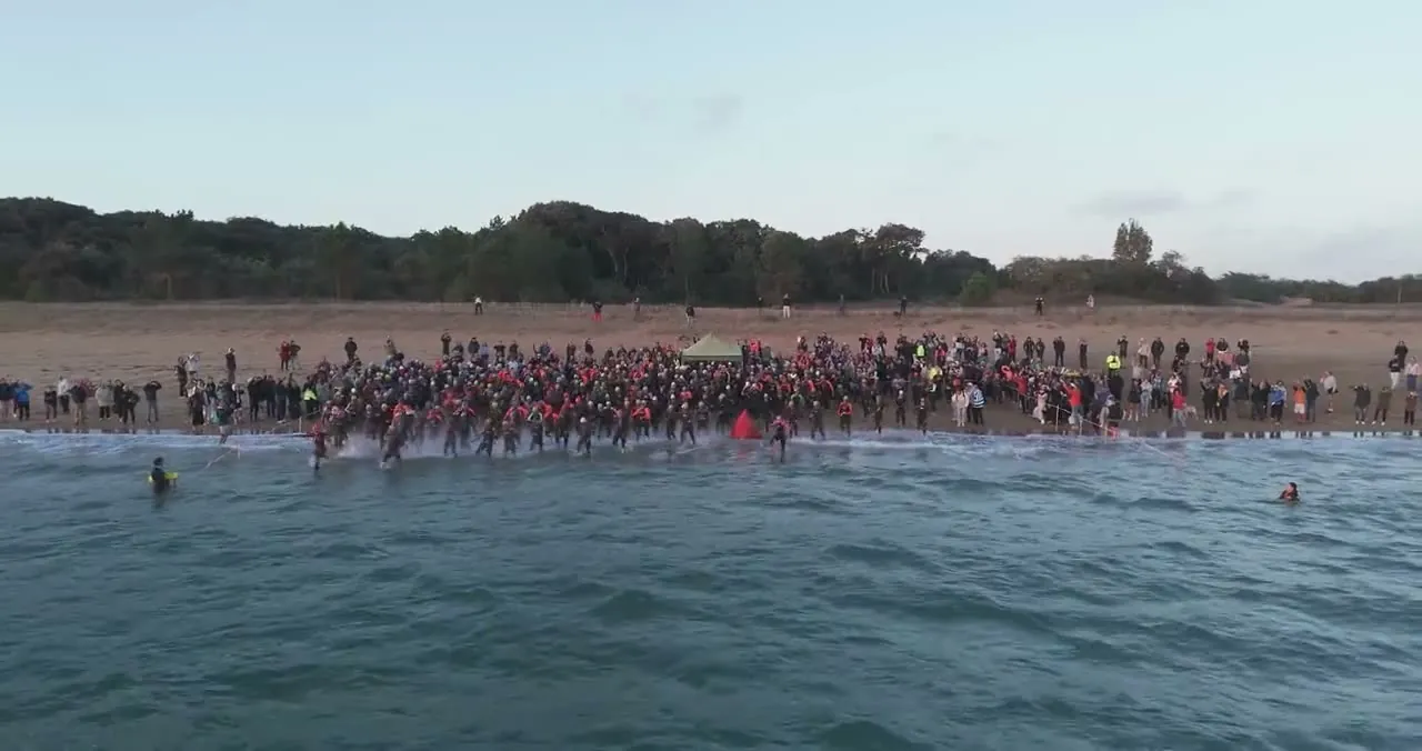 Triathlon d’Oléron · Départ de la nage vu à la verticale